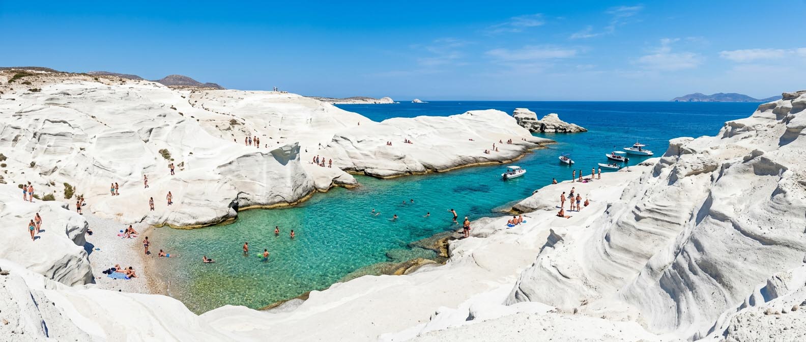 Plaża Sarakiniko na Milos – kosmiczny, biały pejzaż jak z innej planety